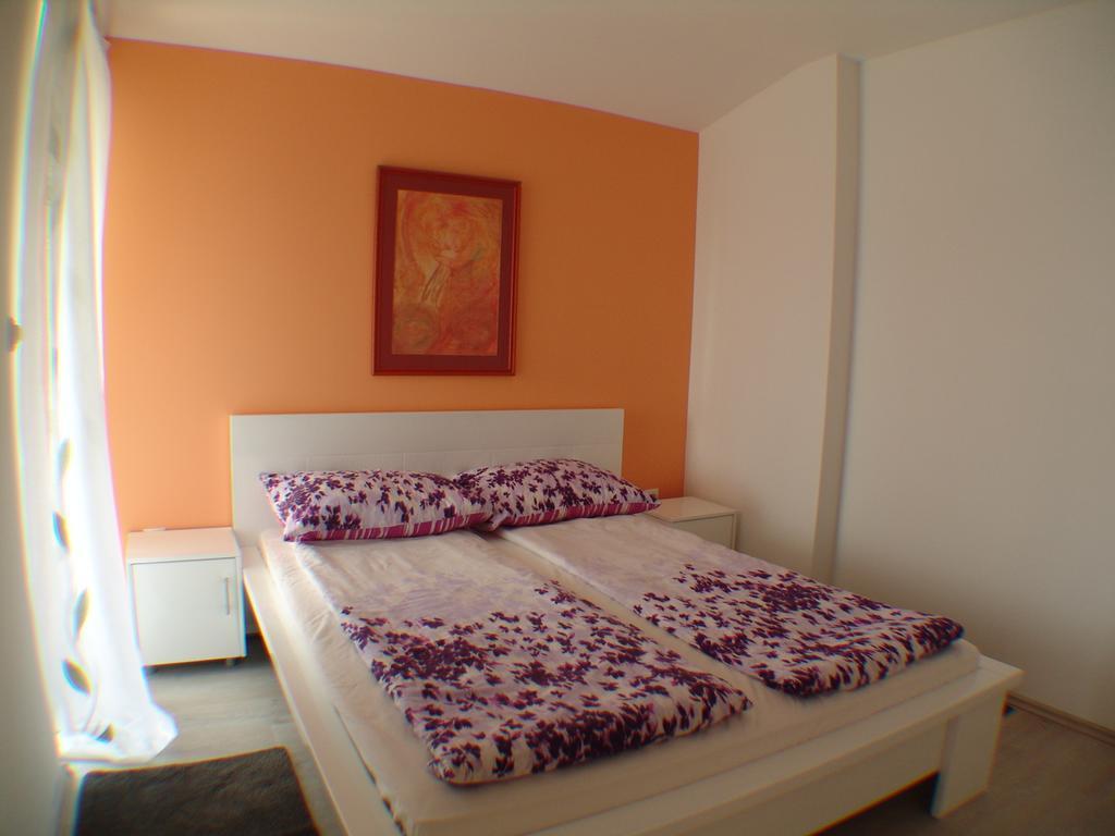 Apartment Brno Pula Buitenkant foto
