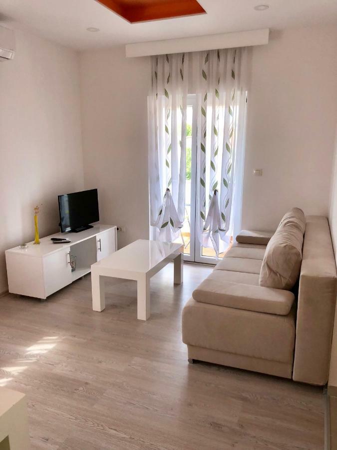 Apartment Brno Pula Buitenkant foto
